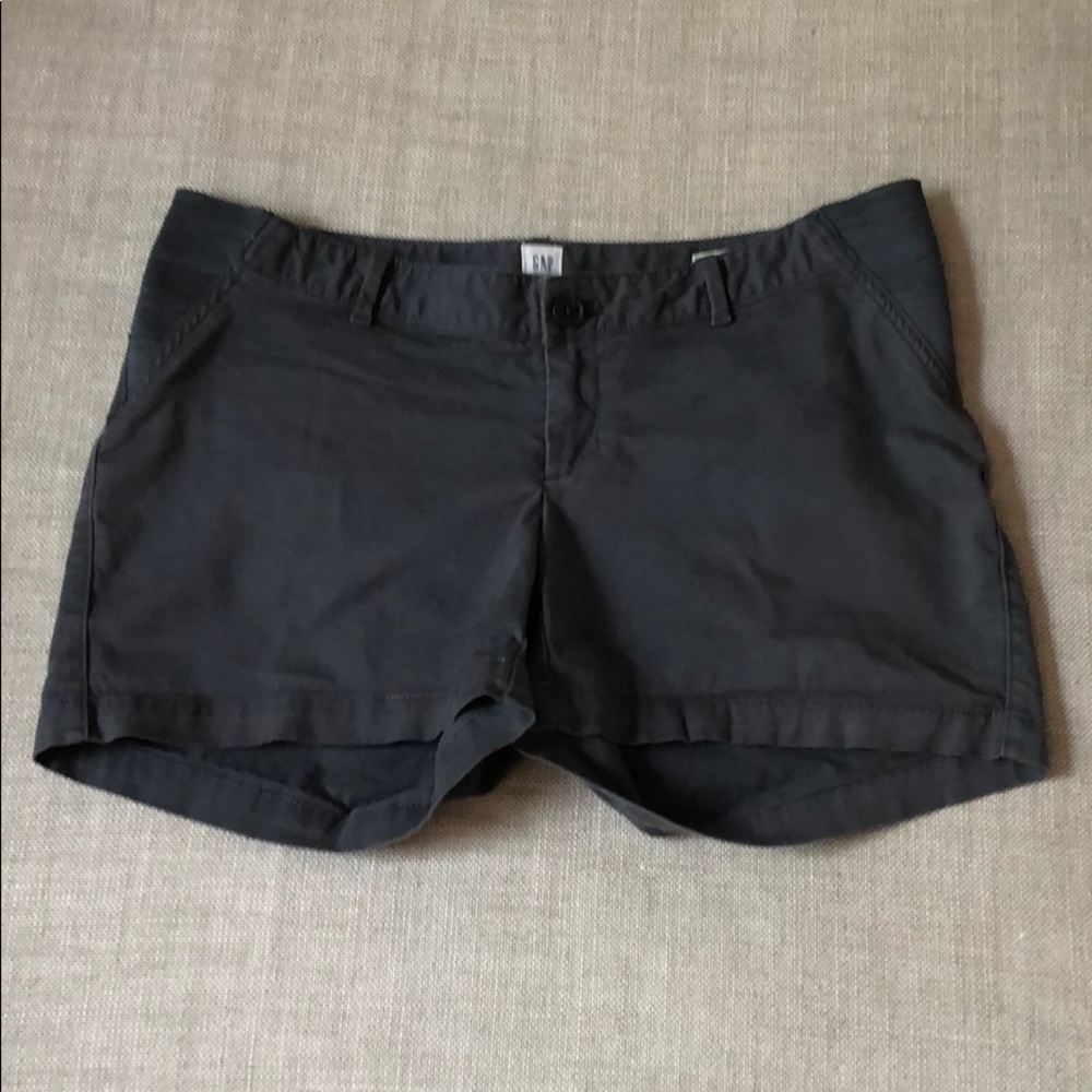 Gap maternity shorts